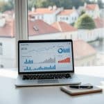 Analityk internetowy – kluczowe umiejętności i rola w marketingu